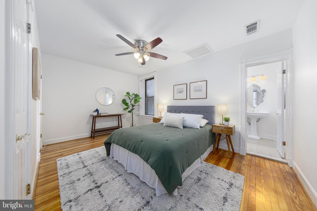 2510 CLIFFBOURNE PLACE NW Unit: 201