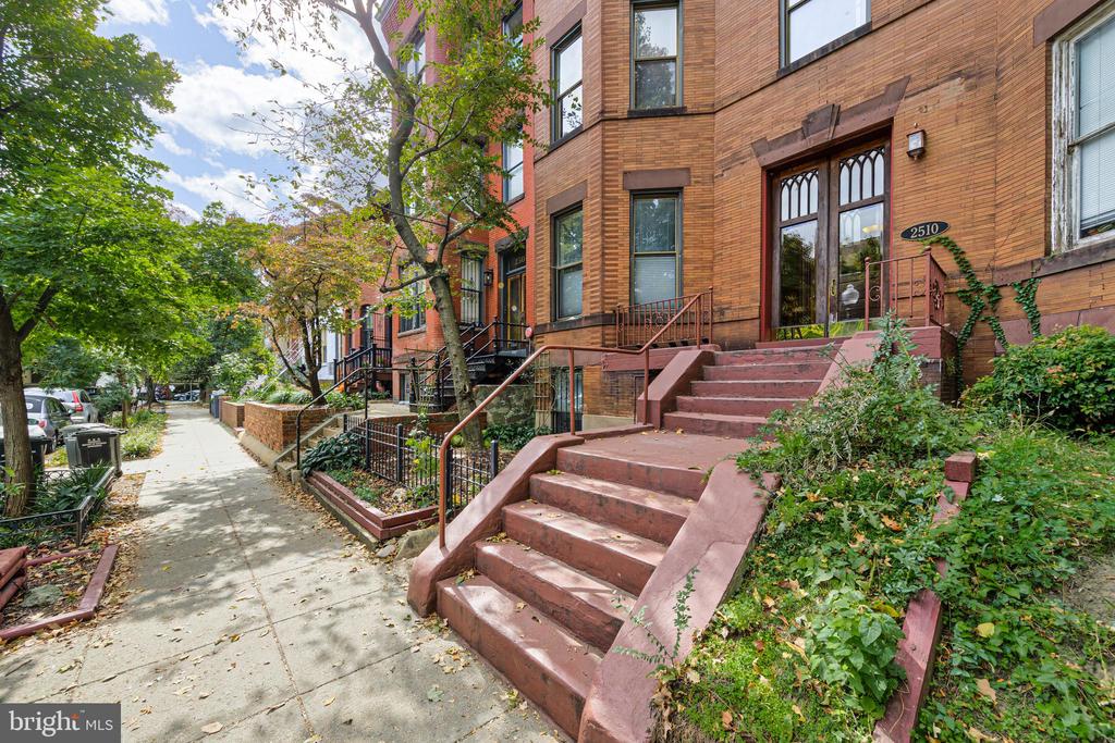 2510 CLIFFBOURNE PLACE NW Unit: 201