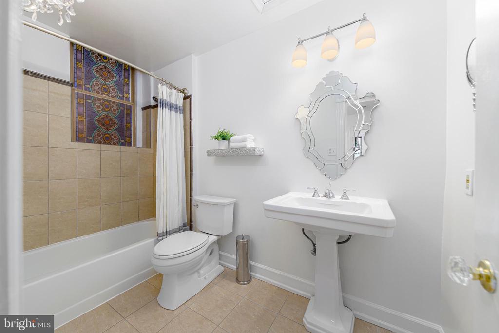 2510 CLIFFBOURNE PLACE NW Unit: 201