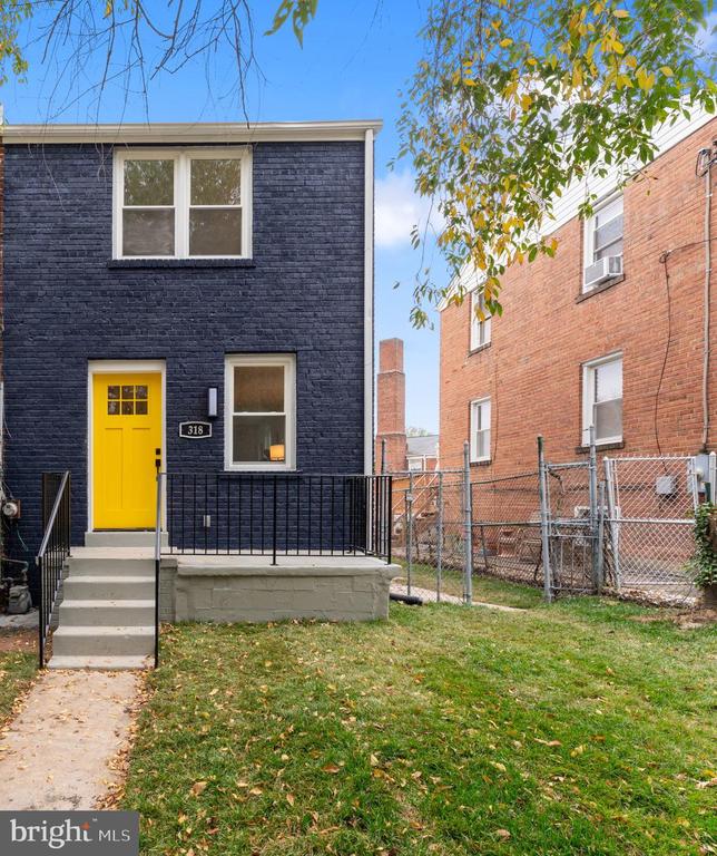 318 EASTERN AVENUE NE