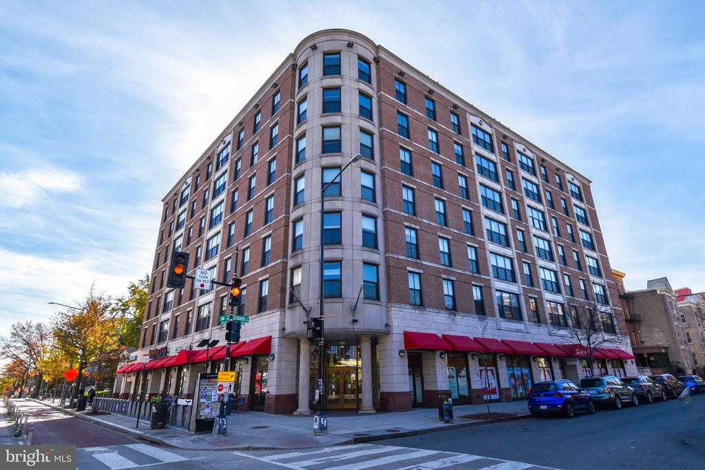 2750 14TH STREET NW Unit: PH8