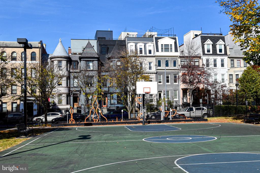 2750 14TH STREET NW Unit: PH8