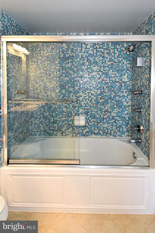 2750 14TH STREET NW Unit: PH8
