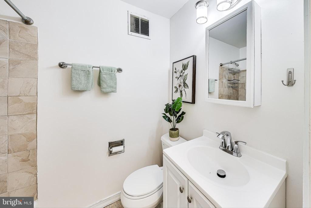 4740 CONNECTICUT AVENUE NW Unit: 904