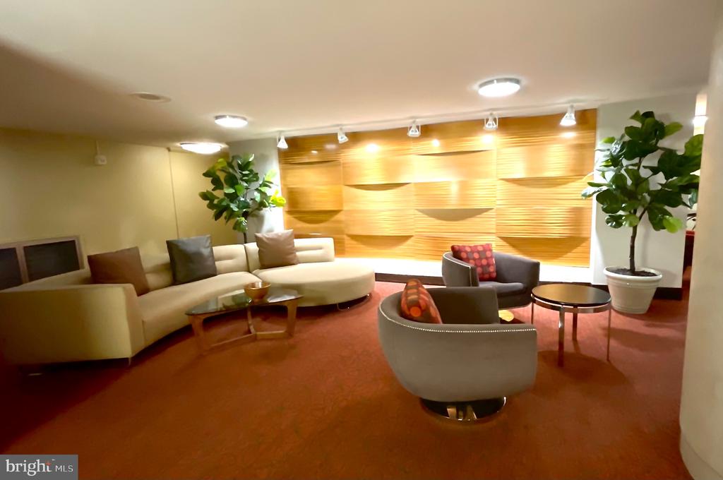 4740 CONNECTICUT AVENUE NW Unit: 904