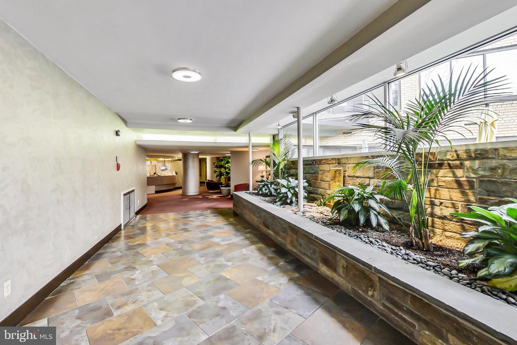 4740 CONNECTICUT AVENUE NW Unit: 904