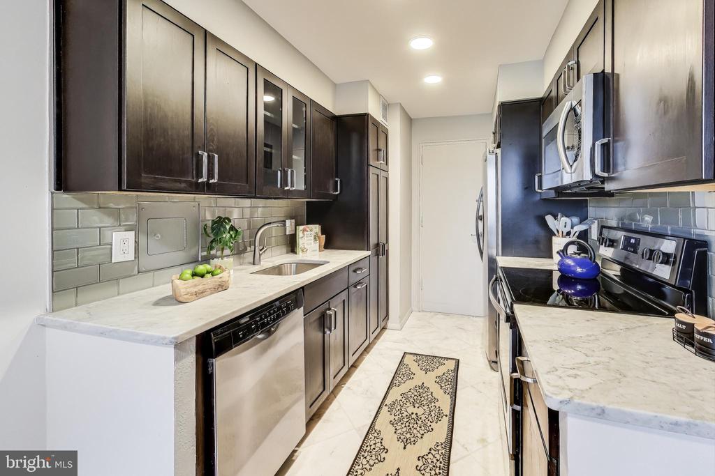 4740 CONNECTICUT AVENUE NW Unit: 904