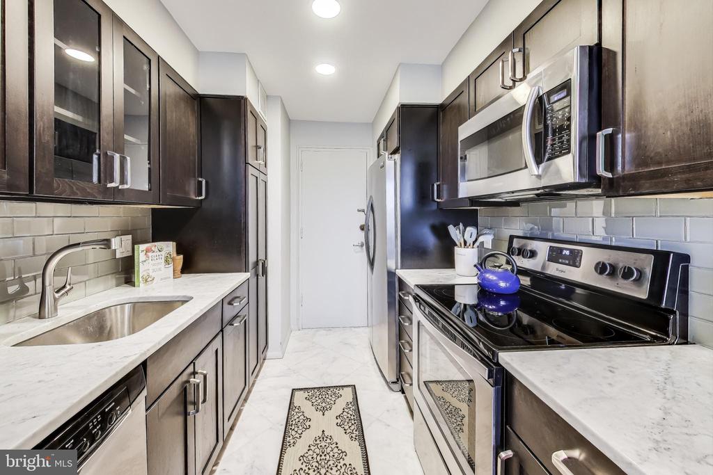 4740 CONNECTICUT AVENUE NW Unit: 904