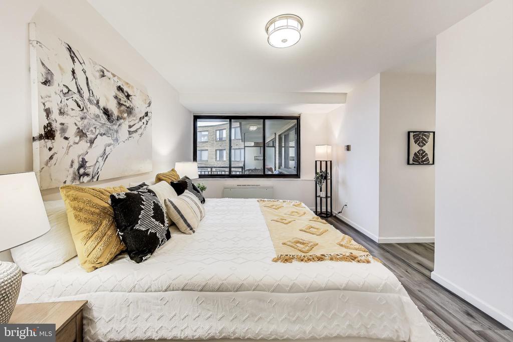 4740 CONNECTICUT AVENUE NW Unit: 904