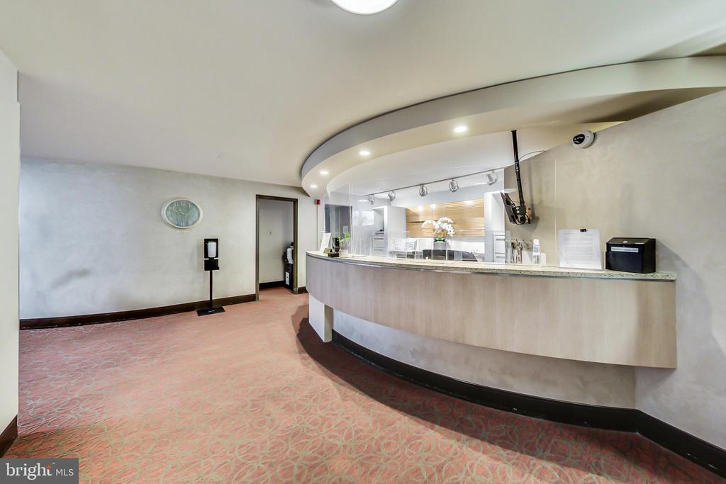 4740 CONNECTICUT AVENUE NW Unit: 904
