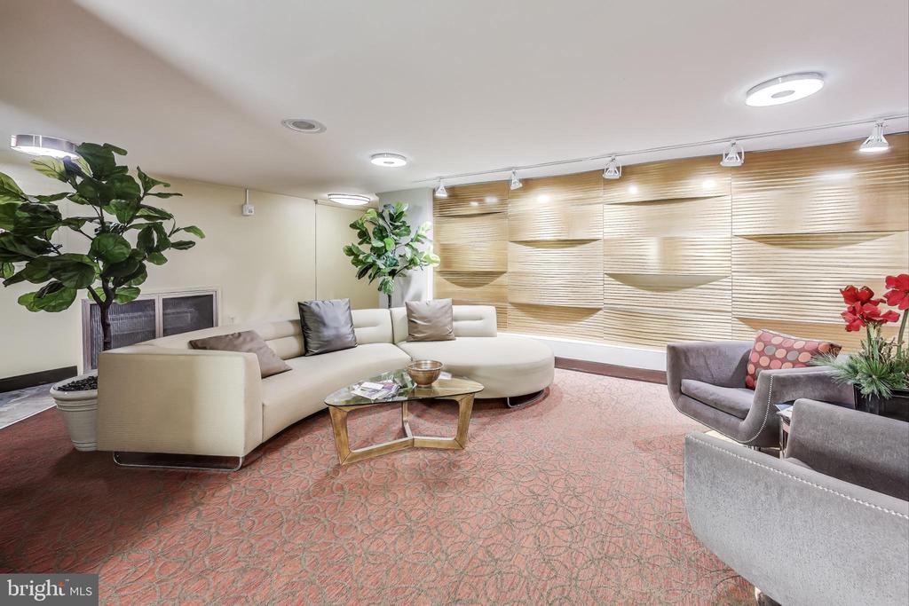 4740 CONNECTICUT AVENUE NW Unit: 904