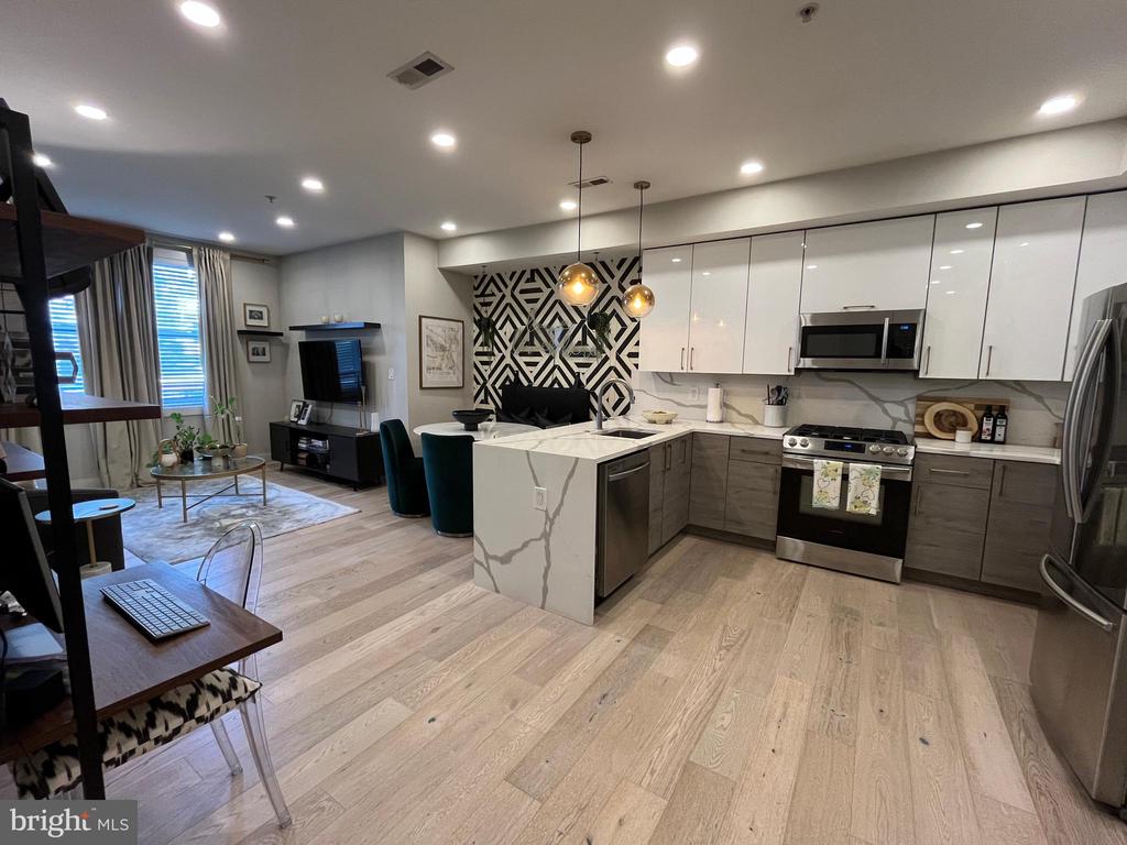 1821 I STREET NE Unit: 5