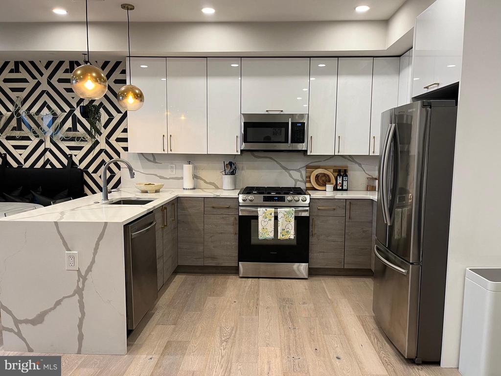 1821 I STREET NE Unit: 5