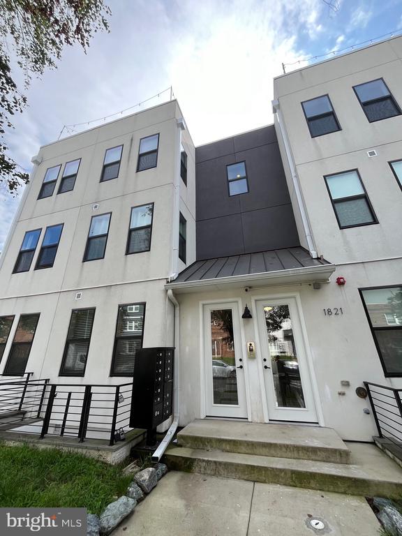 1821 I STREET NE Unit: 5