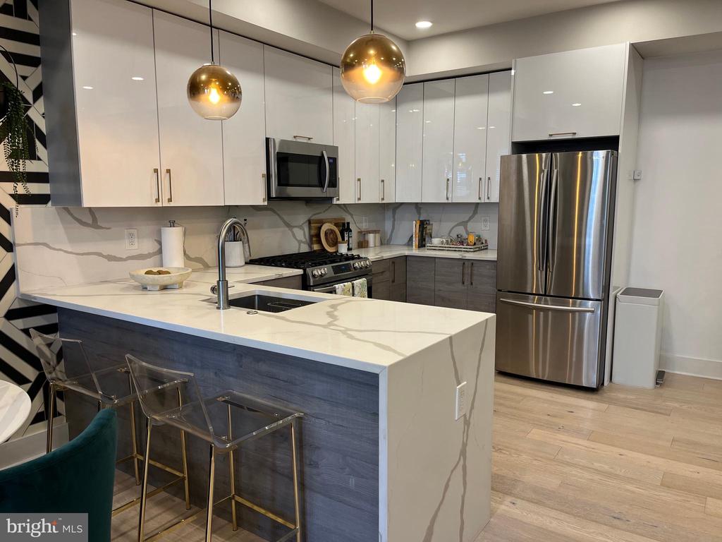 1821 I STREET NE Unit: 5