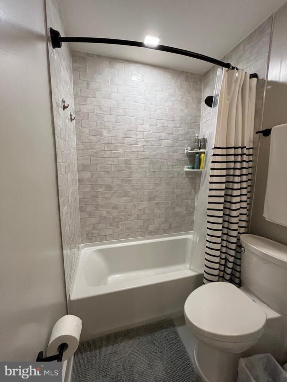 1821 I STREET NE Unit: 5