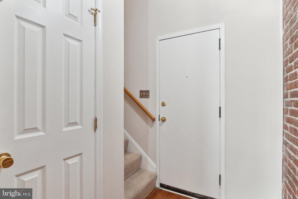 1317 RHODE ISLAND AVENUE NW Unit: 402