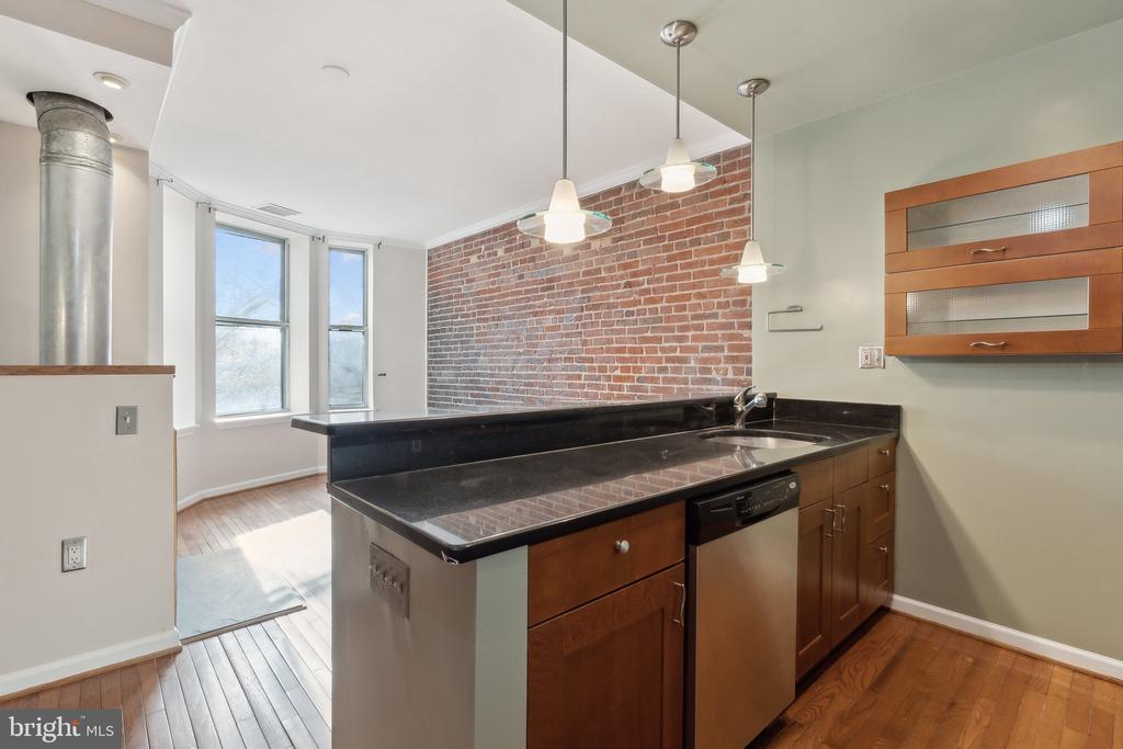 1317 RHODE ISLAND AVENUE NW Unit: 402