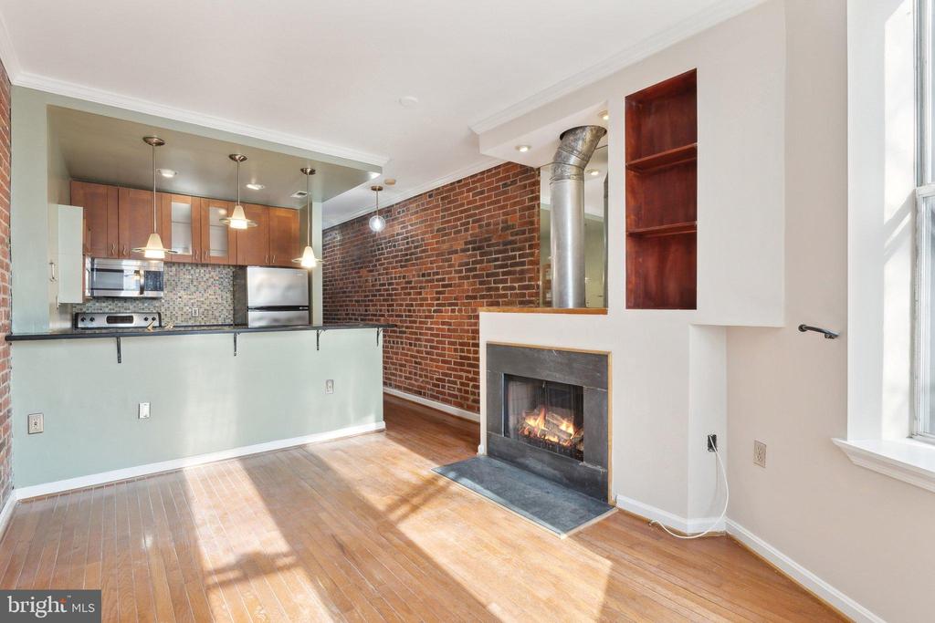 1317 RHODE ISLAND AVENUE NW Unit: 402