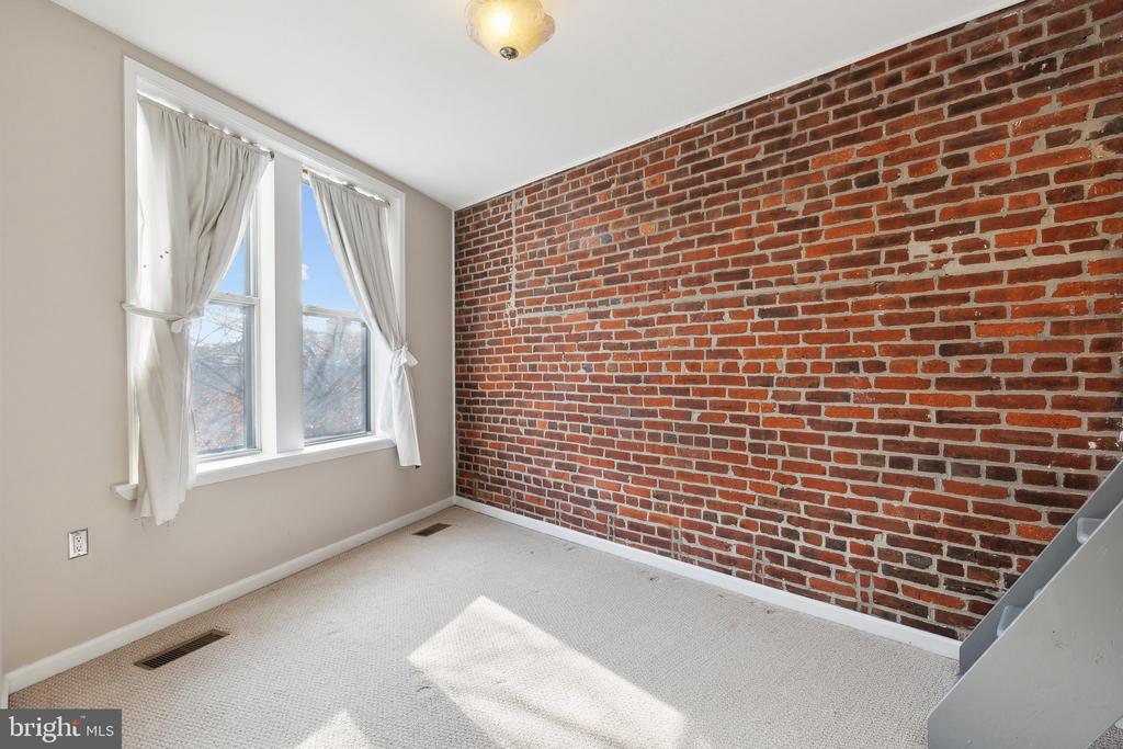1317 RHODE ISLAND AVENUE NW Unit: 402