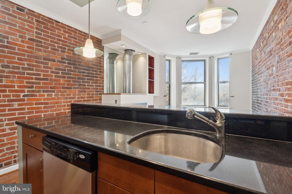 1317 RHODE ISLAND AVENUE NW Unit: 402