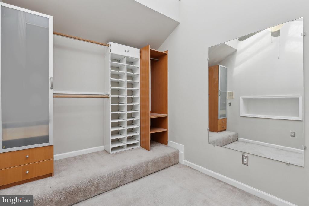 1317 RHODE ISLAND AVENUE NW Unit: 402