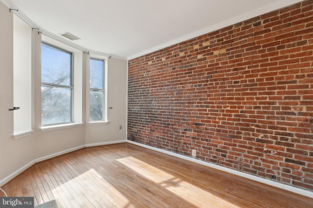 1317 RHODE ISLAND AVENUE NW Unit: 402