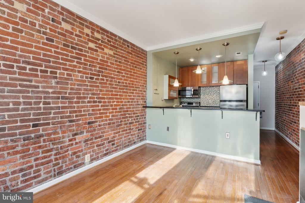 1317 RHODE ISLAND AVENUE NW Unit: 402