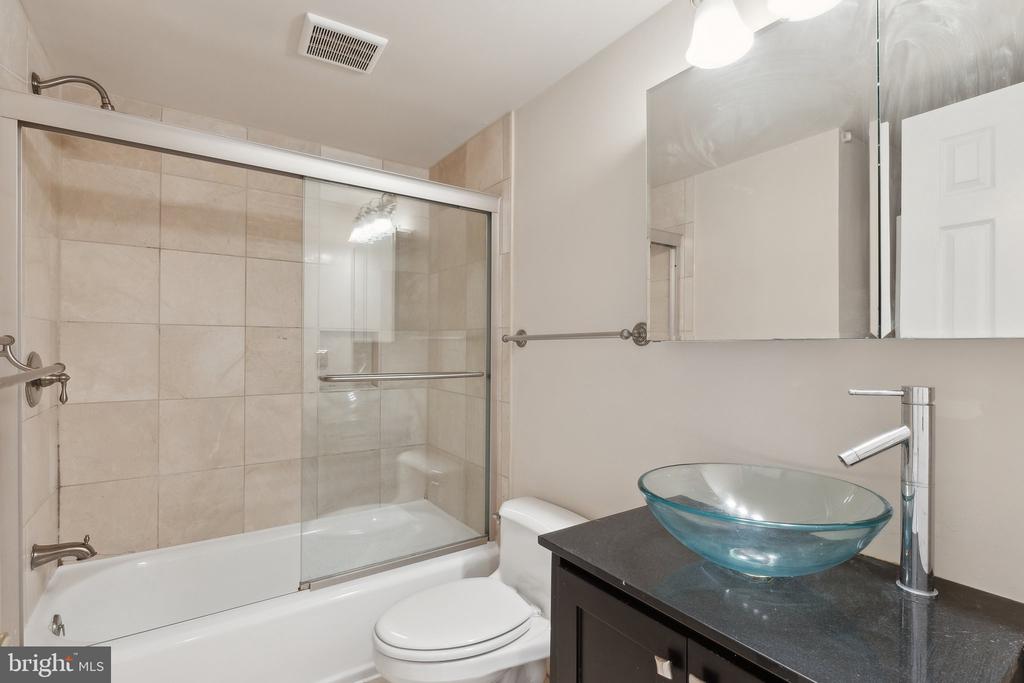 1317 RHODE ISLAND AVENUE NW Unit: 402