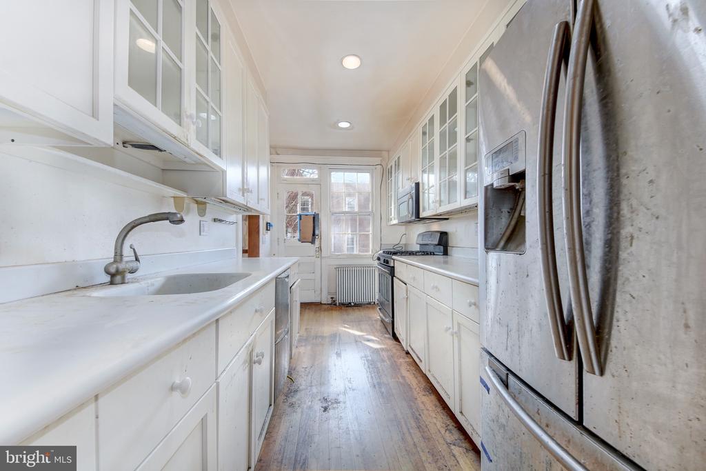 2338 39TH STREET NW