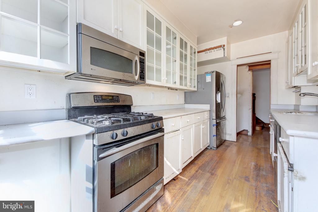 2338 39TH STREET NW