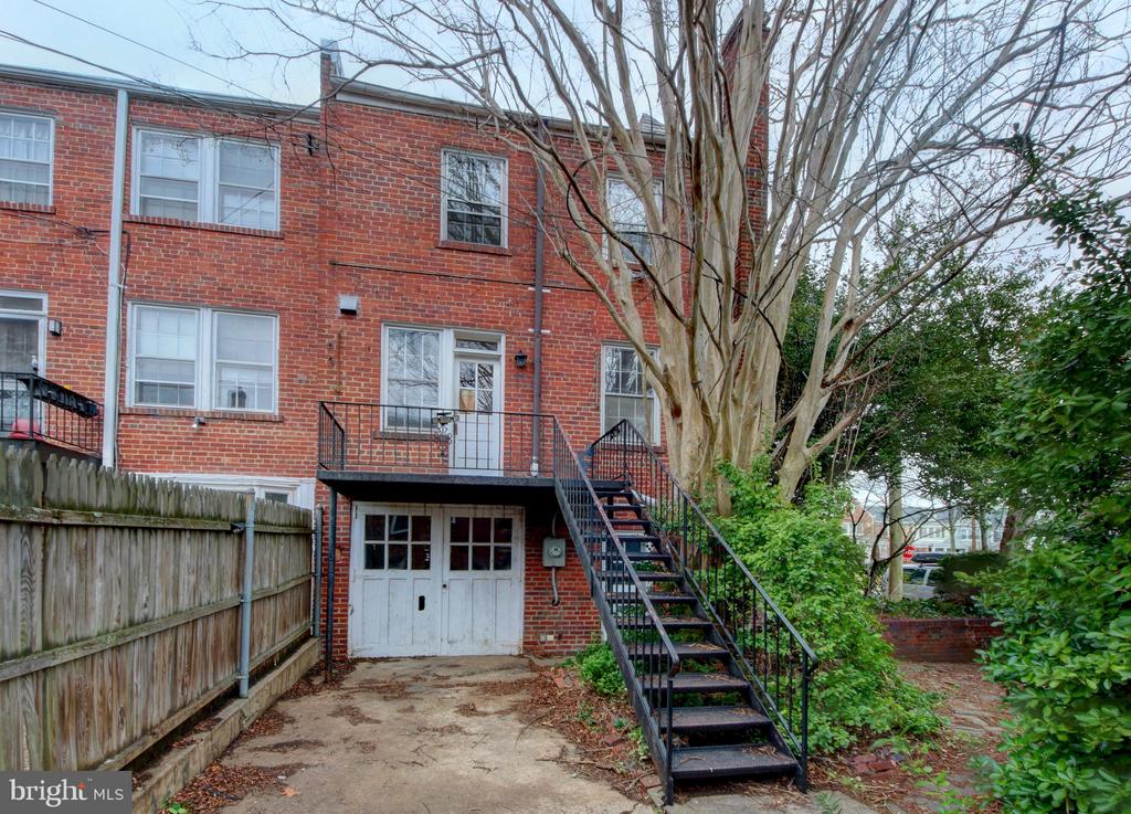 2338 39TH STREET NW