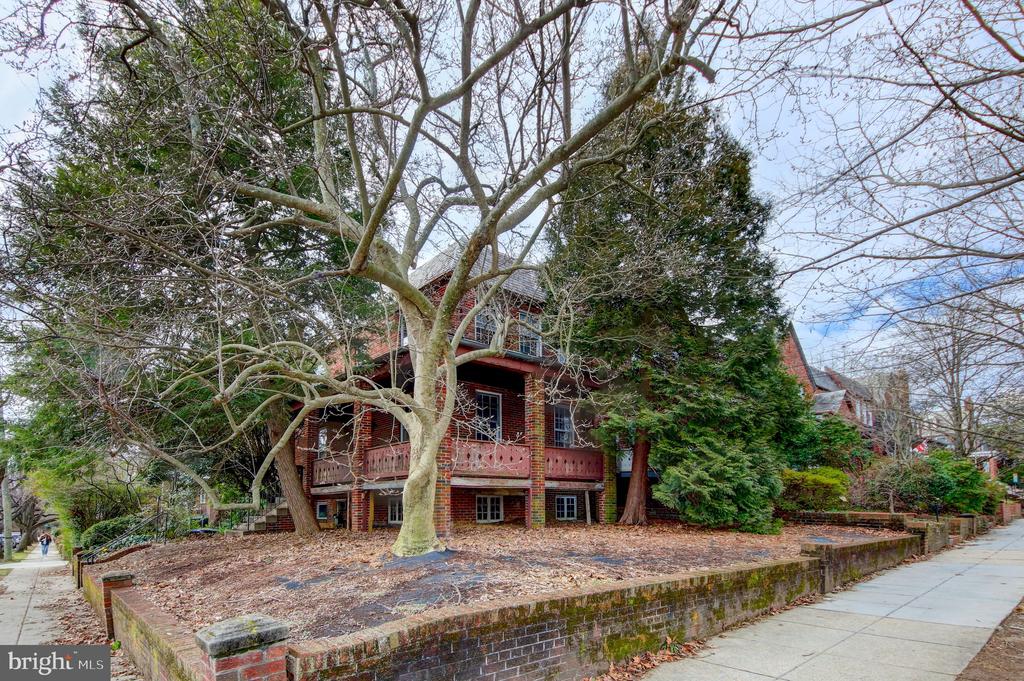 2338 39TH STREET NW