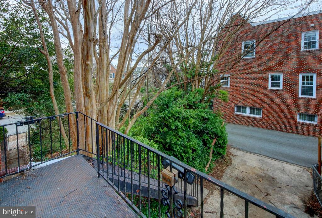 2338 39TH STREET NW