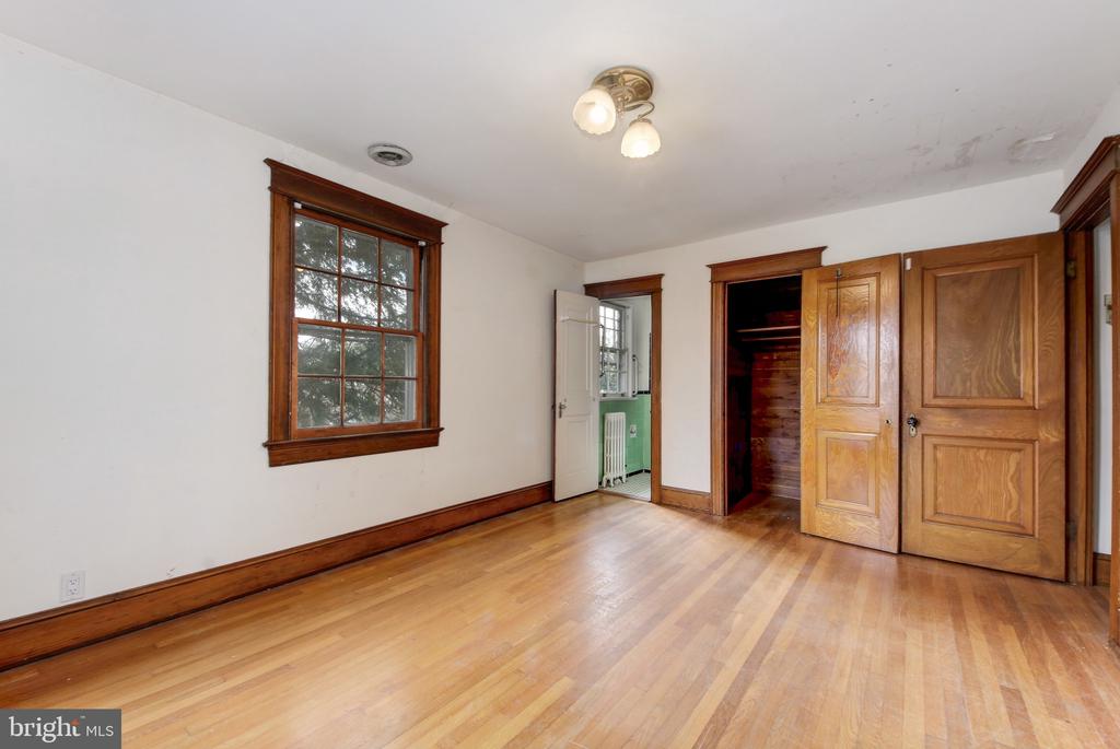 2338 39TH STREET NW