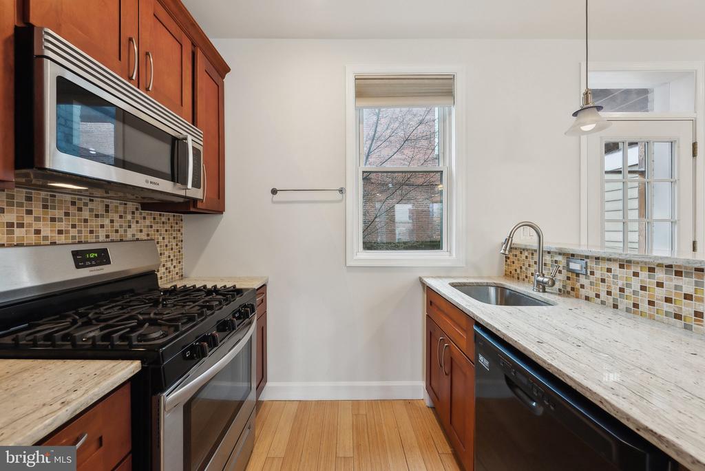 1203 6TH STREET NE