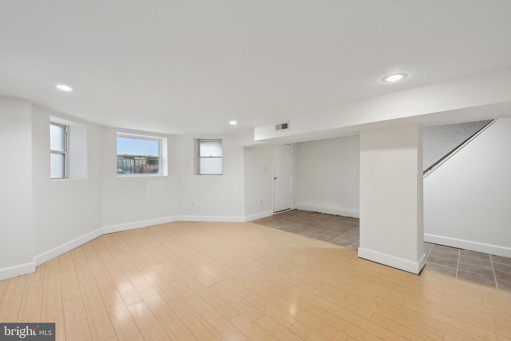 1203 6TH STREET NE