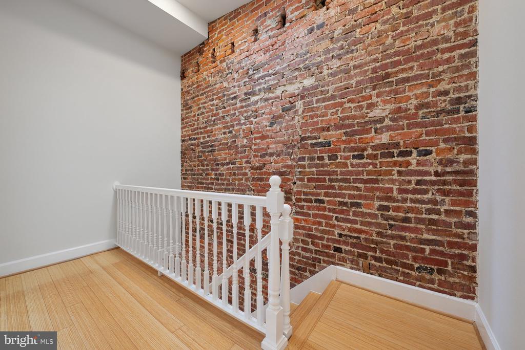 1203 6TH STREET NE