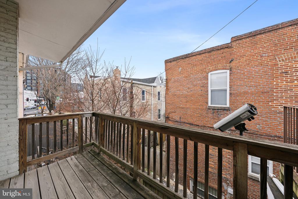 1203 6TH STREET NE