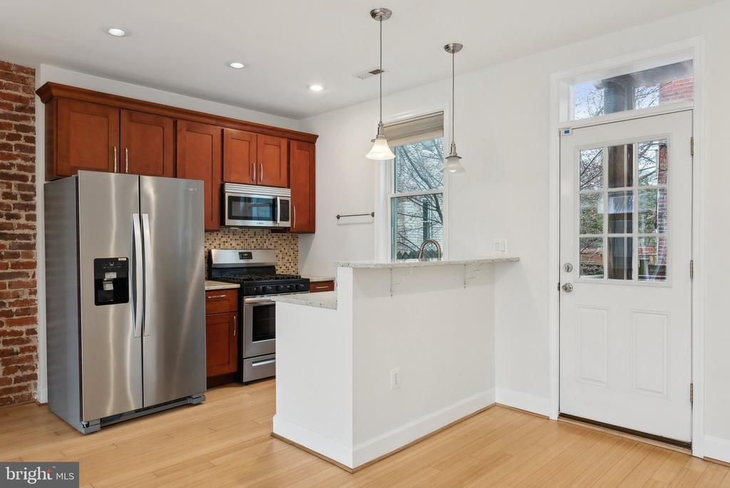 1203 6TH STREET NE