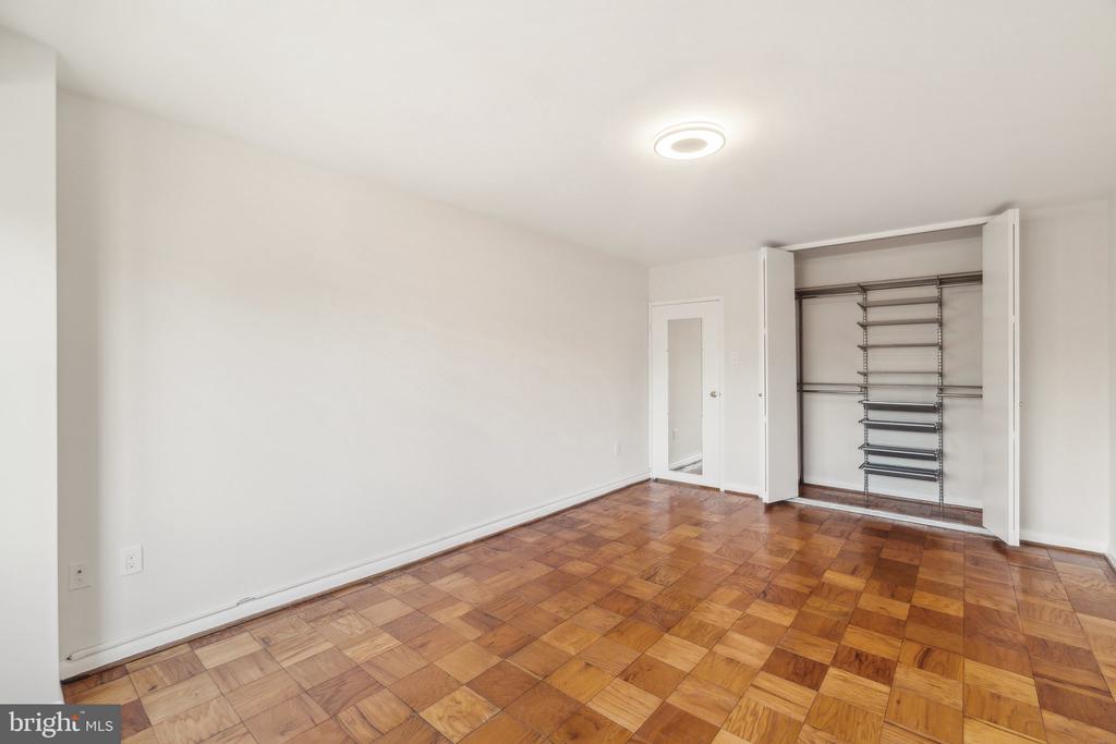 4201 CATHEDRAL AVENUE NW Unit: 510E