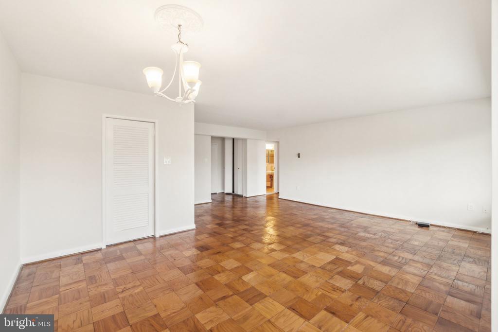 4201 CATHEDRAL AVENUE NW Unit: 510E