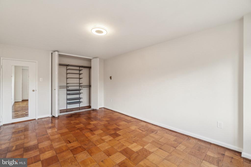 4201 CATHEDRAL AVENUE NW Unit: 510E