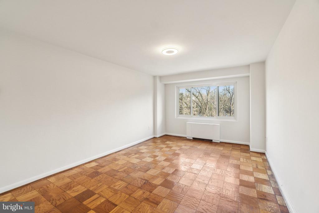 4201 CATHEDRAL AVENUE NW Unit: 510E