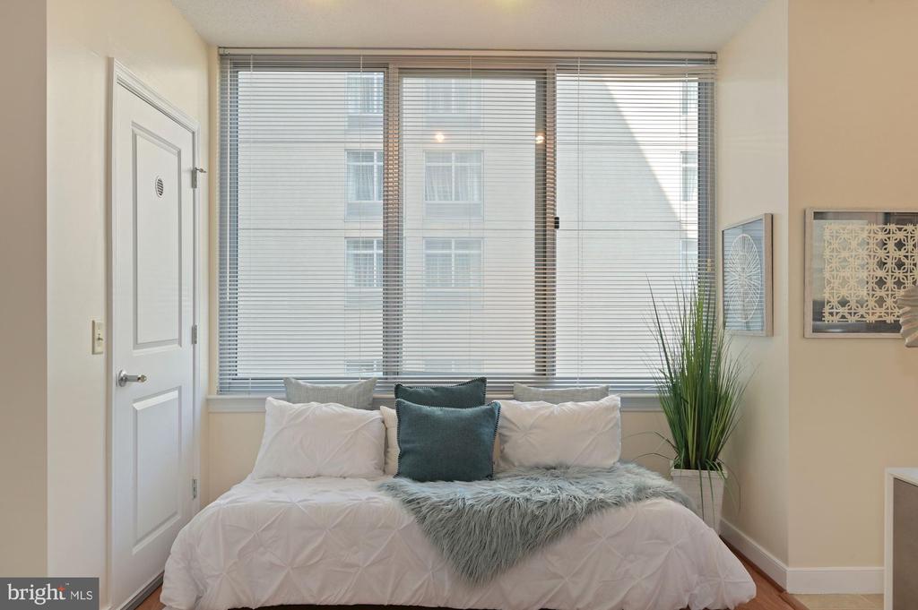 555 MASSACHUSETTS AVENUE NW Unit: 414