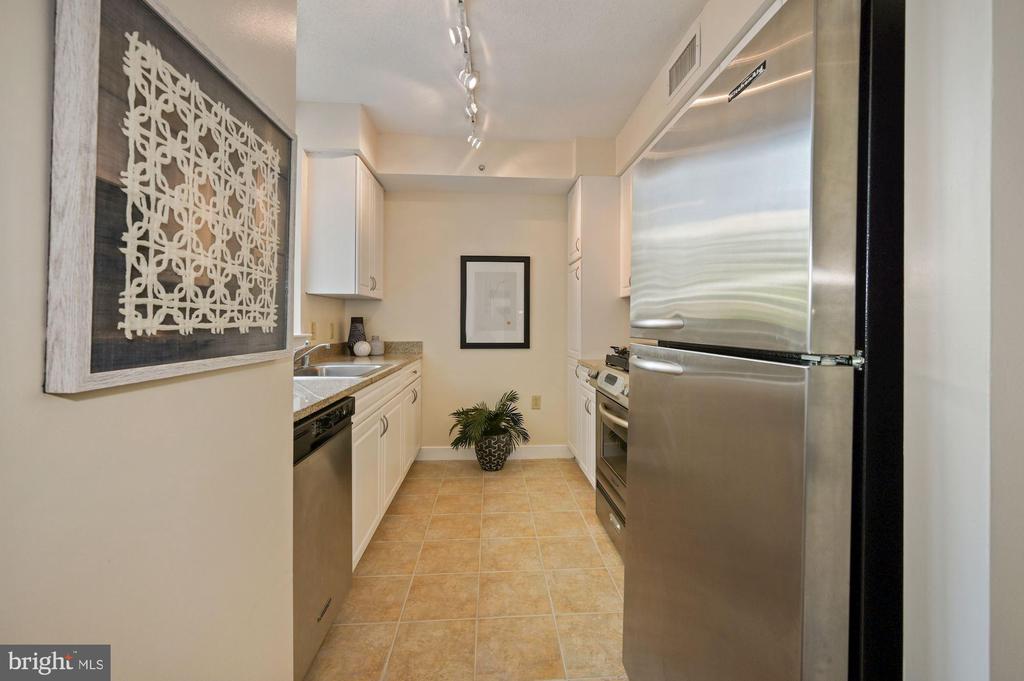 555 MASSACHUSETTS AVENUE NW Unit: 414