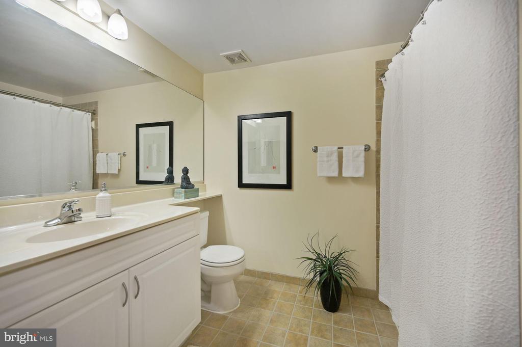 555 MASSACHUSETTS AVENUE NW Unit: 414