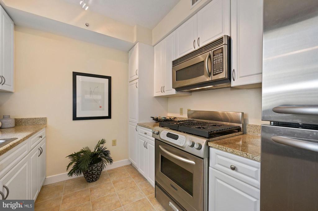 555 MASSACHUSETTS AVENUE NW Unit: 414