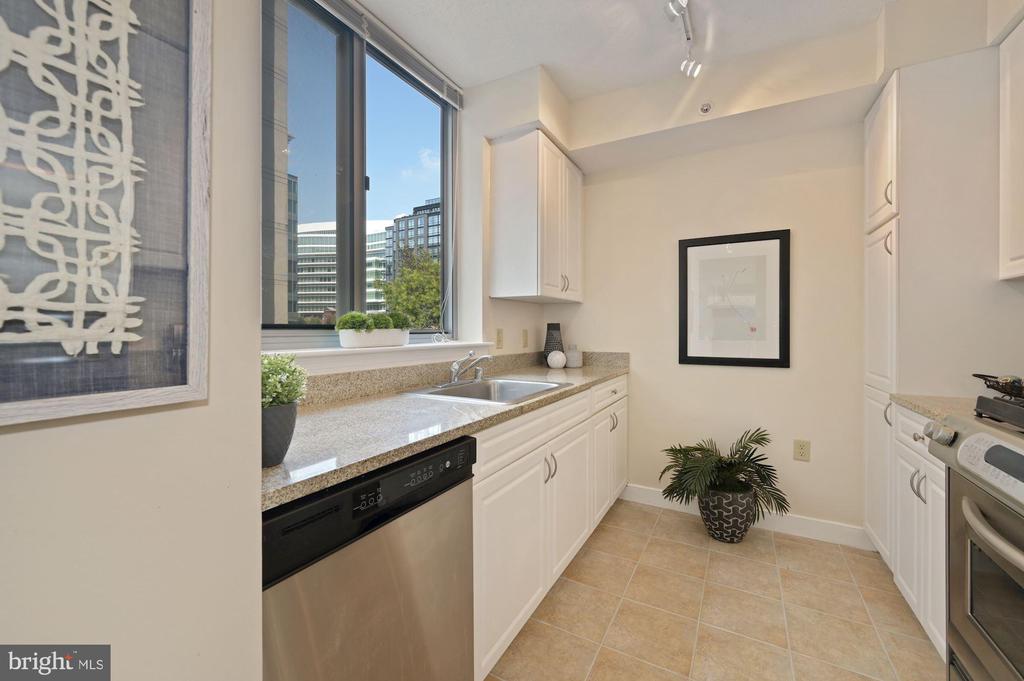 555 MASSACHUSETTS AVENUE NW Unit: 414