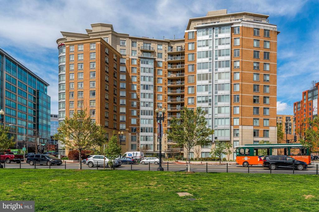 555 MASSACHUSETTS AVENUE NW Unit: 414